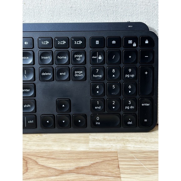 Logitech MX Keys Keyboard + MX Master 3 for Mac Mouse Combo – Unifying Receiver - Picture 10 of 13